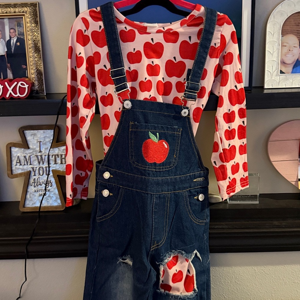 Charming Red Apple Print Kids Long Sleeve Tee
